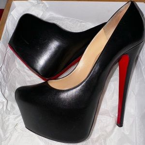 Christian Louboutin Daffodil black